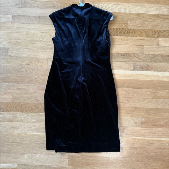 Calvin Klein Womens Sheath Dress XS  Black Velvet Mock Neck Short Sleeve Midi - Picture 5 of 6